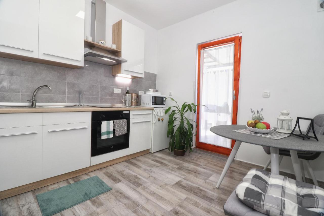 Studio Apartman Edy 3 Pula Ngoại thất bức ảnh